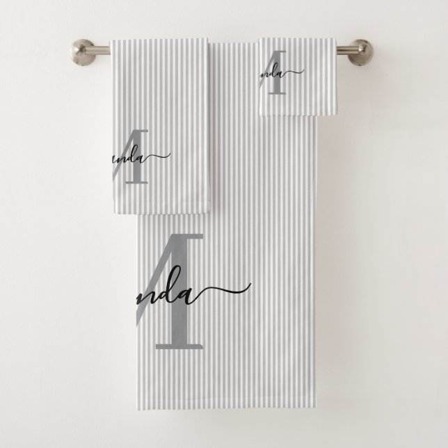 Conjunto De Toalhas Listras Cinza e Branco com Monograma Personalizado (Insitu)