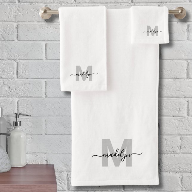 Conjunto De Toalhas Monograma do Nome de Rapariga Moderno Branco Negro (Black White Modern Girly Script Name Monogram Bath Towel Set)