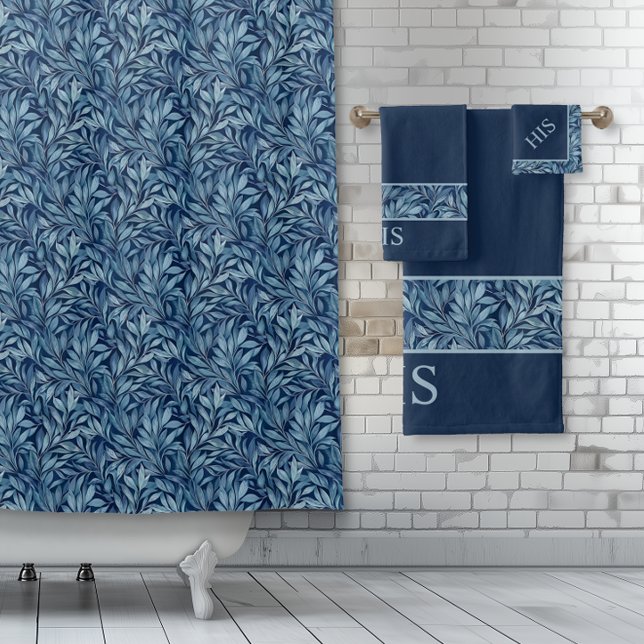 Conjunto De Toalhas Padrão Botânico clássico grande (Classic Blue Botanical Pattern shower curtain and towel set.)