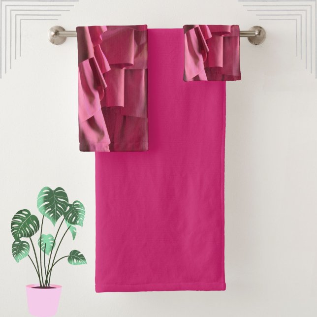 Conjunto De Toalhas Padrão moderno do bonito Glam Seda Rosa Quente esf (These hot pink fuchsia ruffle pattern towels will add flare and style to your bathroom! )