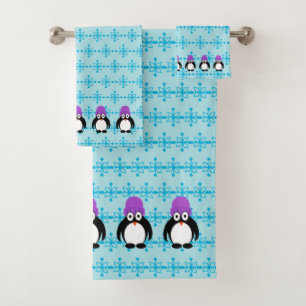 Conjunto De Toalhas Pinguins com chapéus roxos todos em seguido