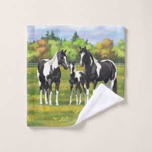 Conjunto De Toalhas Pinto Negro Pinto Quarto Cavalos Em Pastagem De Ve