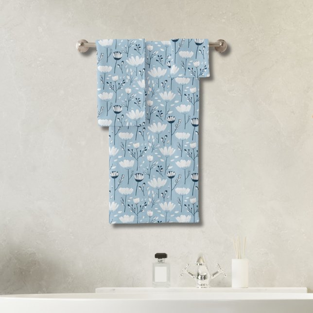 Conjunto De Toalhas Presente Floral de Aquarela Azul Claro e Branco da (Light Blue, White Watercolor Florals Bath Towel Set. Hand towel, wash cloth, bath towel)