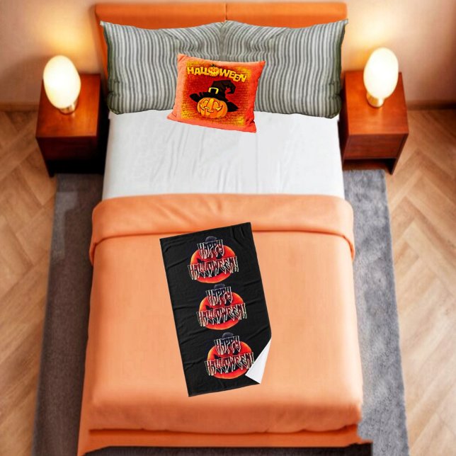 Conjunto De Toalhas Pumpkin Scare-Wht (Time to break out the spooky bath towels, when Halloween creeps in!)