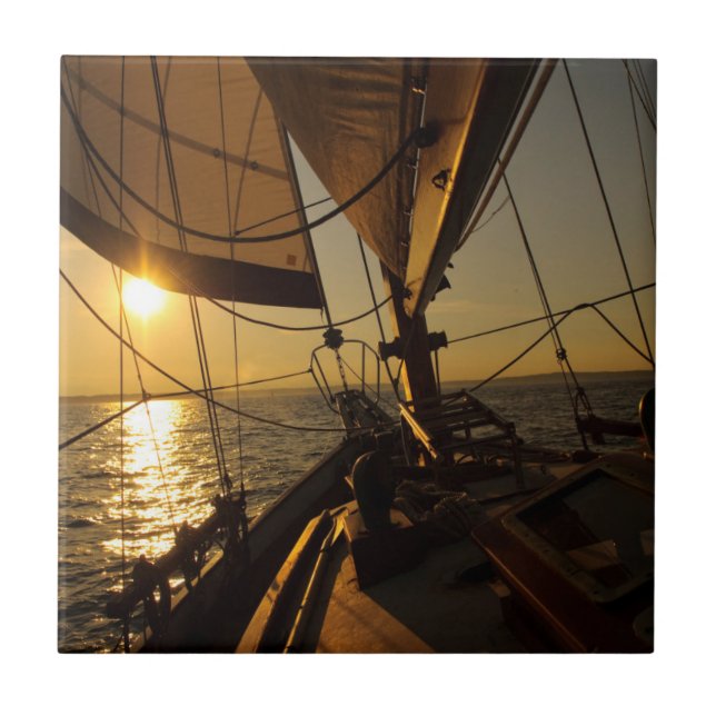 Convés de barco a vela, rumo ao sol poente (Frente)