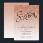 Convite 16.º Aniversário Rosa Dourado Ombre Glitter Convit<br><div class="desc">Este convite de aniversário brilhante rosa dourado da moda apresenta brilho brilhante rosa dourado falso e um título de tipografia ousado. Adicione seu texto personalizado usando o formulário modelo. Opções adicionais para texto e layout estão disponíveis se você optar por personalizar ainda mais.</div>