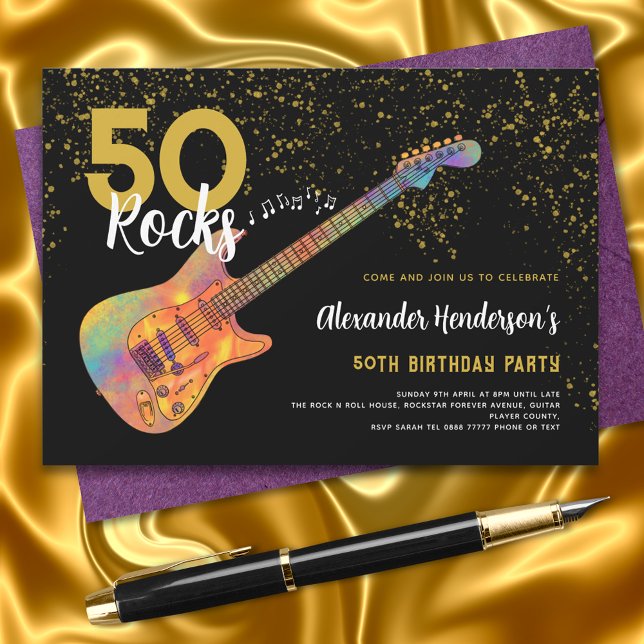 Convite 50ª Festa de aniversário 50 Rochas com brilho Dour (Rock and roll 50th black and gold glitter birthday party invitation with funky electric guitar)