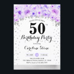Convite 50ª Festa de aniversário - Flores Roxas Prateadas<br><div class="desc">50º convite de aniversário. Design elegante em prata brilhante com sotaque floral. Convide cartão com fonte de script e confetti. Púrpura e branca pastel. Perfeito para uma comemoração de na moda 30 dias. Envie-me uma mensagem se precisar de idade personalizada.</div>