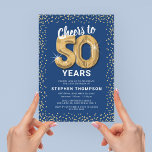 Convite 50º aniversário Azul Dourado<br><div class="desc">Elegante convite de aniversário 50 com um fundo azul de tendência que pode ser mudado para qualquer cor, brilho dourado brilhante, balões de hélio de cinquenta ouro e um modelo de texto de celebração de 50 anos moderno, fácil de personalizar.</div>