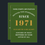 Convite 50º Aniversário de 1971 Verde Dourado Personalizad<br><div class="desc">Para esses nasceres em 1971 e celebrando a sua festa de aniversário, temos o cartão de convite de aniversário ideal. A design de branco e ouro é simples e, no entanto, elegante. Personalize facilmente o texto na frente e na parte traseira deste cartão de convite de aniversário usando o modelo...</div>