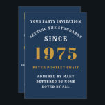 Convite 50º Aniversário de 1975 Azul Dourado Personalizado<br><div class="desc">Para aqueles nasceres em 1975 e comemorando a sua 50ª festa de aniversário, temos o cartão de convite de aniversário ideal. O fundo azul com design branco e ouro é simples e, no entanto, elegante. Personalize facilmente o texto na frente e na parte traseira deste cartão de convite de aniversário...</div>