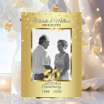 Convite 50º aniversário de casamento do Ouro personalizado<br><div class="desc">Cartões de convite para o aniversário de casamento do casamento 50º, elegantes, mas modernos. Folha de ouro falsa e confete com 50 grandes com coração de diamante falsa no meio. Personalize estas cartas de aniversários de casamento com as suas informações e fotografia/imagem. Fácil de editar. Ver coleção correspondente; adesivos, guardanapos,...</div>