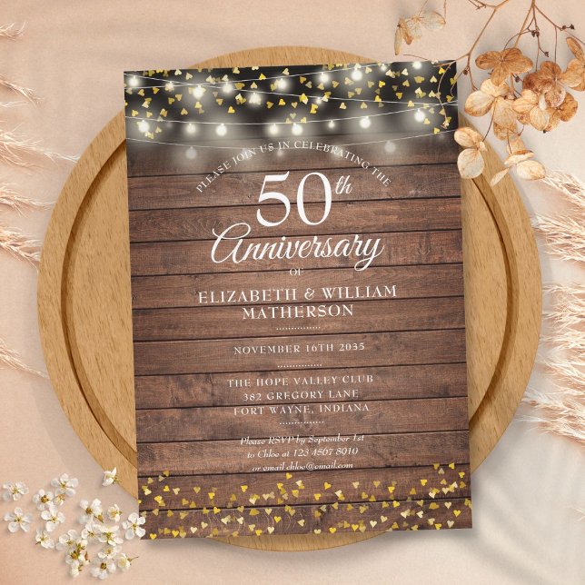 Convite 50º Aniversário Luzes de Corações Douradas na Rúss (50th Anniversary Rustic Gold Hearts String Lights Invitation)