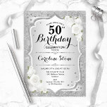 Convite 50.º aniversário - Rosas brancas de Stripes Pratea<br><div class="desc">50º Convite de Aniversário. Design floral elegante em prata e branco. Apresenta fitas cintilantes de prata,  fontes de na moda de rosas brancas e confetti. Perfeito para uma festa de aniversário de vidro.</div>