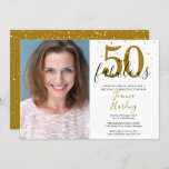 Convite 50 e Fabulosa Foto de Aniversário Dourado Elegante<br><div class="desc">Este convite de aniversário de 50 anos de chic elegante e estrelas douradas fabulosas confetti pode ser personalizado com seus detalhes de festa de aniversário definidos em texto moderno e foto especial. O inverso tem estrelas douradas em um plano de fundo de ouro complementar. Projetado por Thisnotme©</div>