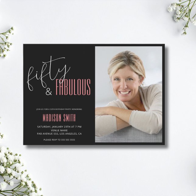 Convite 50 e Fabulosa Foto Preta e Rosa 50º Aniversário (50 and Fabulous Photo Black and Pink 50th Birthday Invitation)