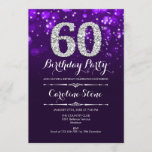 Convite 60.º aniversário - Prata Roxa<br><div class="desc">60º Convite de Aniversário. Elegante design branco roxo com prata brilhante. Aniversário adulto. Apresenta diamantes e fontes de script. Homens ou mulheres convidam no dia. Perfeito para uma festa de aniversário na moda. Envie-me uma mensagem se precisar de mais personalização.</div>