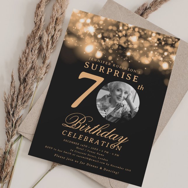 Convite 70 de Foto SURPRESA Aniversário Dourado Midnight G (SURPRISE Photo 70th Birthday Gold Midnight Glam Invitation)