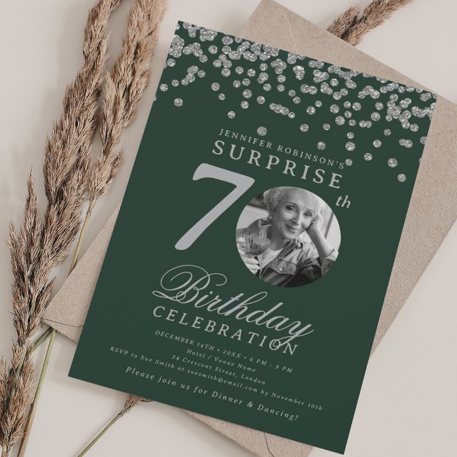 Convite 70 de Foto SURPRISE Verde Prateado (SURPRISE Photo 70th Birthday Party Silver Green Invitation)