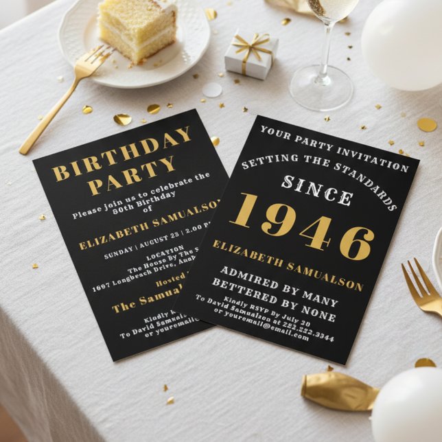 Convite 80 Aniversário Personalizado Preto e Dourado 1946 (80th birthday party invitation on a party table.)