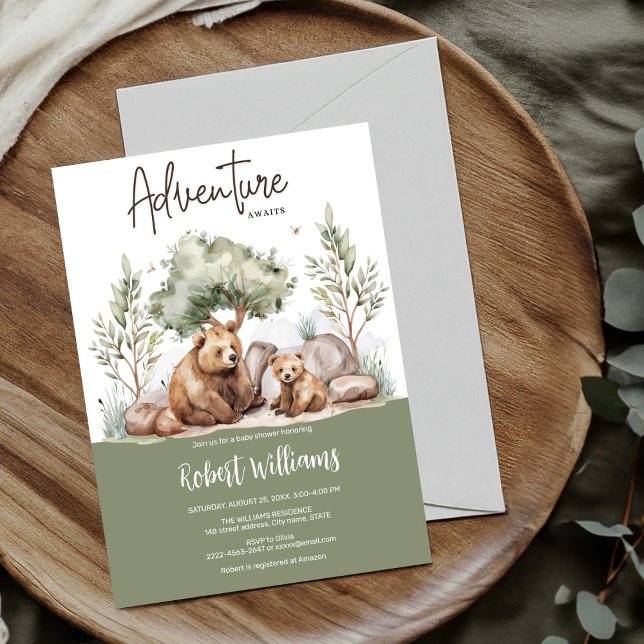 Convite A aventura da mamã aguarda chá de fraldas (Adventure awaits cute mother and baby bear sage green forest baby shower invitation, woodland )