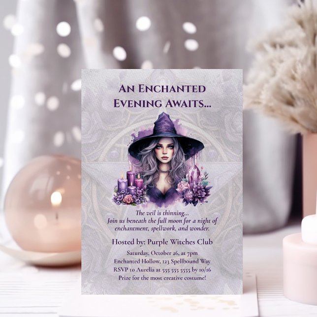 Convite à Festa de Bruxas Roxas Encantadas (Enchanted Purple Witch Halloween Party Invitation in a witchy room with pink candles)