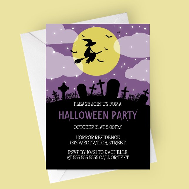 Convite à Festa de Bruxas Voadoras (Flying Witch Over Cemetery with Purple Sky Halloween Party Invitation)