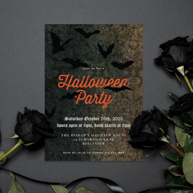 Convite à Festa de Dia das Bruxas de Damasco e Mor (Dark damask pattern with black bats and orange vintage style text Halloween party invitation)