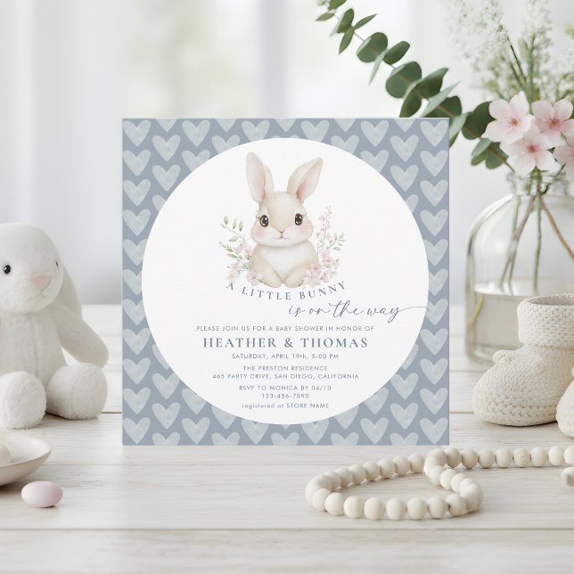 Convite A Little Bunny Dusty Blue QR Code Baby Shower (Criador carregado)