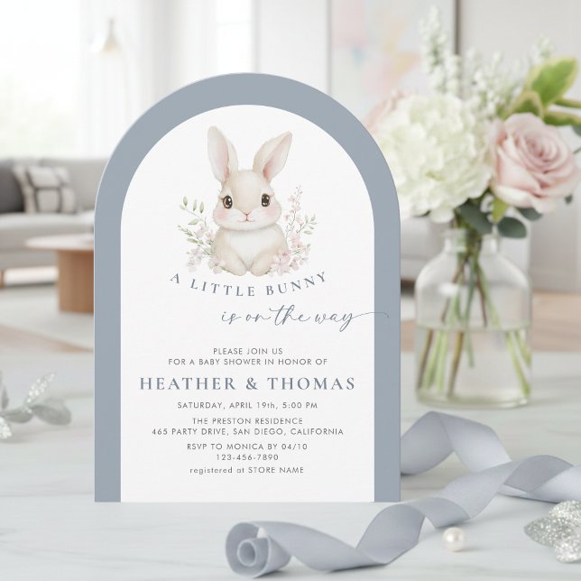 Convite A Little Bunny Elegant Dusty Blue Arch Baby Shower (Criador carregado)