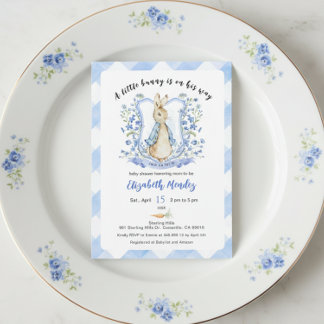 Convite A little bunny is on the way baby shower Invite