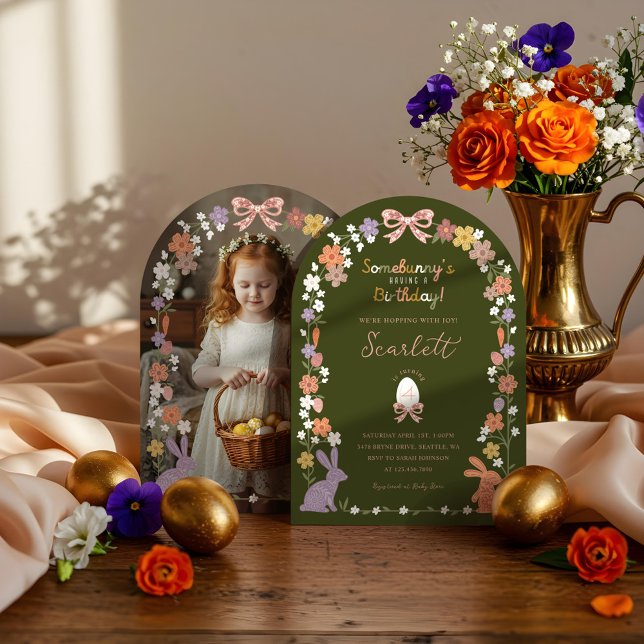 Convite A Páscoa Floral de Alguém está tendo uma foto de a (Floral Easter Somebunny’s Having a Birthday Photo Invitation)