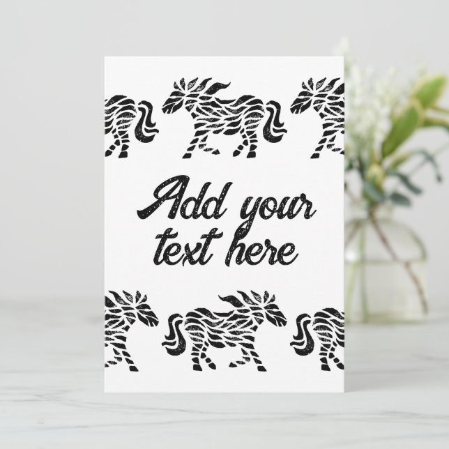 Convite Abstrato Executando Impressão de Bloco de Madeira  (Em pé/Frente)