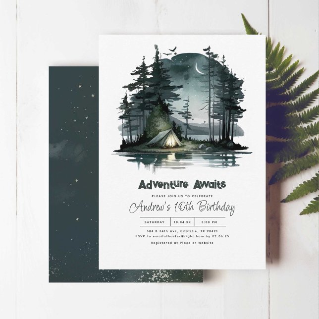 Convite Adventure Aguarda Festa de aniversário Noite Sky N (Adventure Awaits! Camping Birthday Invitations With Night Campsite Scene)
