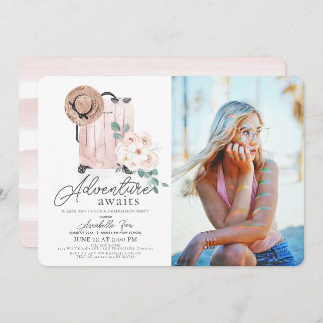 Convite Adventure Aguarda Foto de Graduação de Mala Rosa (Frente/Verso)