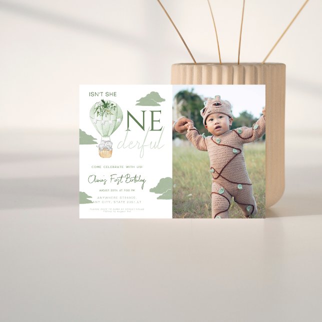 Convite Air Balloon não é uma foto maravilhosa de aniversá (Criador carregado)