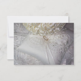 Convite Almofada para Porta-Aliança com Aliança de Casamen