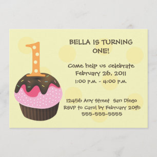 Convite Amarelo do cupcake 1 do feliz aniversario