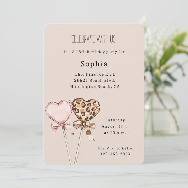 Convite Aniversário Corações de Leopardo Rosa Creme (Em pé/Frente)