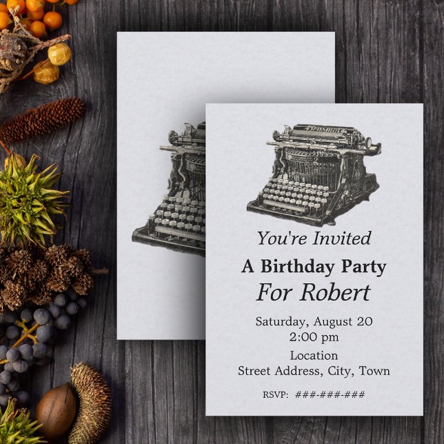 Convite Aniversário da Antiga Máquina de Digitalização Neg (Old vintage manual typewriter drawing on light grey birthday party invitations.)