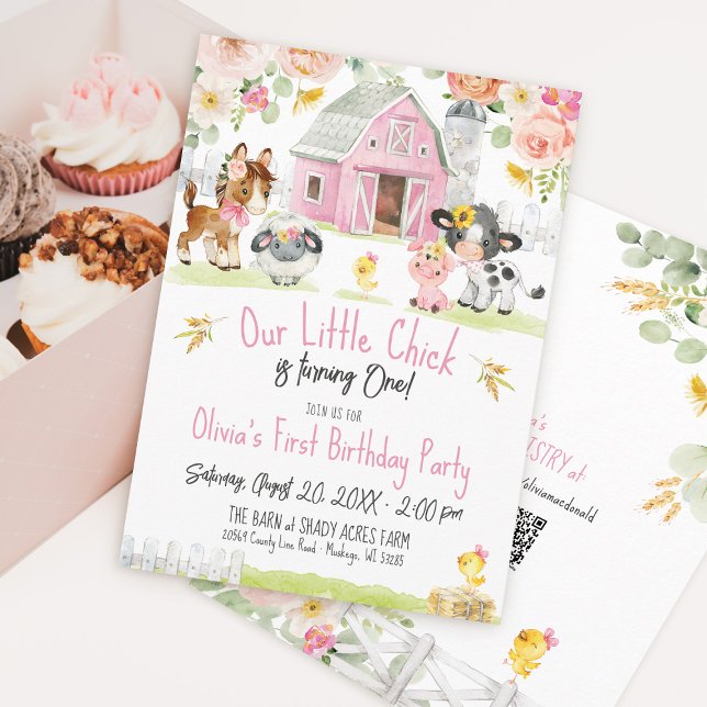 Convite Aniversário da Garota Floral do Barnyard da Fazend (Our Little Chick watercolor farm girl barnyard animals floral pink 1st birthday party invitation)