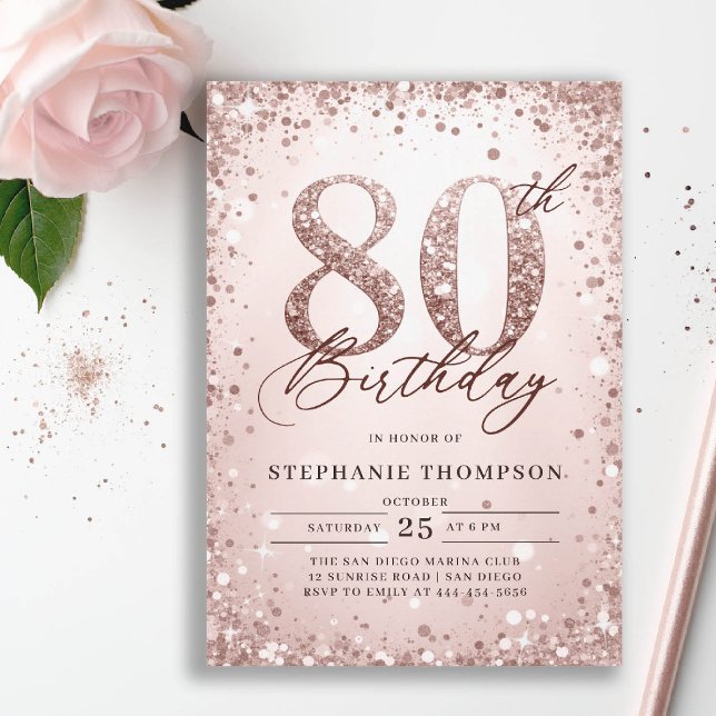Convite Aniversário da Rosa Bold Calliografia Moderna de 8 (80th birthday invitation for women her glitter sparkle rose gold elegant glam luxury calligraphy)