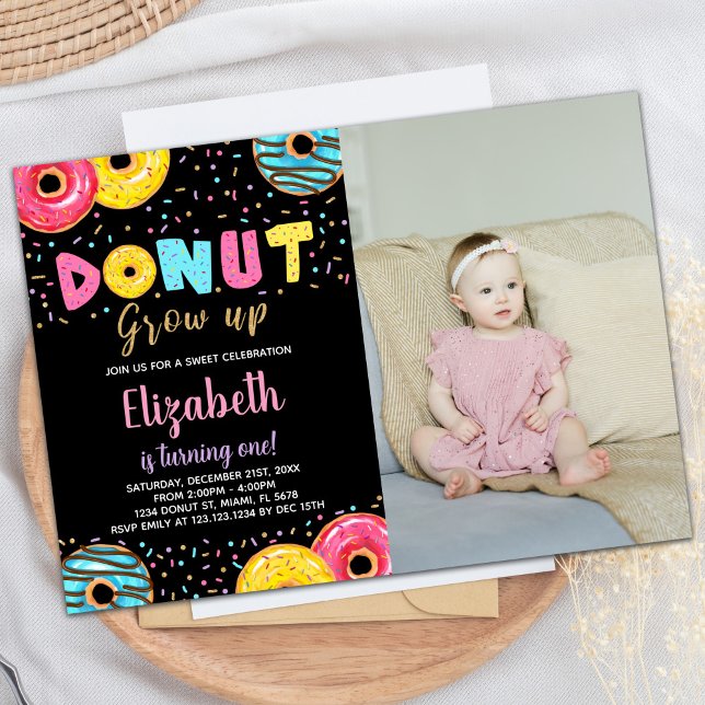 Convite Aniversário da Rosquinha Verde Cor-de-Rosa Preta c (Black Yellow Pink Green Donut Birthday with photo Invitation)