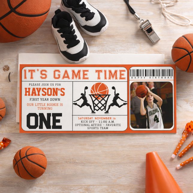 Convite Aniversário de 1º Ano de Basquete Primeiro Ano Der (Basketball First Year Down Ticket 1st Birthday Invitation)