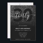 Convite Aniversário de 30 anos de brilho preto Elegante mo<br><div class="desc">Convite para aniversário de 30 anos de Lente Negra Elegante Moderna. Design de modelo de convite de aniversário de 30 anos minimalista com uma caligrafia elegante com letra de escrita manuscrita.</div>