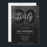 Convite Aniversário de 30 anos de brilho preto Elegante mo<br><div class="desc">Convite para aniversário de 30 anos de Lente Negra Elegante Moderna. Design de modelo de convite de aniversário de 30 anos minimalista com uma caligrafia elegante com letra de escrita manuscrita.</div>