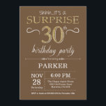 Convite Aniversário de 30 anos de surpresa marrom e brilho<br><div class="desc">Convite para aniversário de 30 anos surpresa com fundo castanho e brilhante Dourado. Aniversário Adulto. Homens ou Mulheres no Dia Convidam. Qualquer idade. Para mais personalização,  clique no botão "Personalizar" e use nossa ferramenta de design para modificar este modelo.</div>