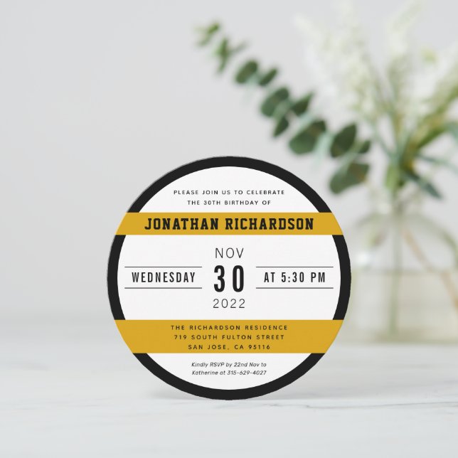 Convite aniversário de 30 anos nos aplausos e cervejas aos (Em pé/Frente)