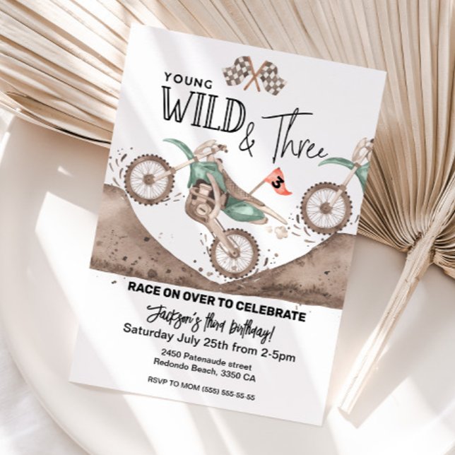 Convite Aniversário de 3 anos Jovem WILD e três (Young WILD and THREE dirt bike invitation, green dirt bike party)