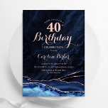 Convite aniversário de 40 anos de Agate Dourado Rosa Azul<br><div class="desc">convite de festas marinho azul e rosa dourado aniversário de 40 anos. Elegante design moderno com cor azul-real de água agate marble geode background, faux glitter rosa gold e typografia script font. Trendy convida o cartão perfeito para uma comemoração de dia das mulheres na moda. Impressos convites Zazzle ou modelo...</div>